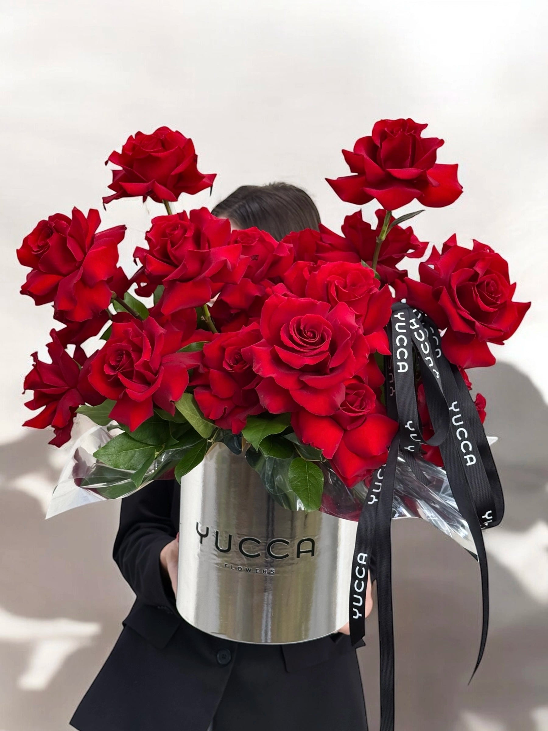 Red Carpet - 25 Premium French Red Roses