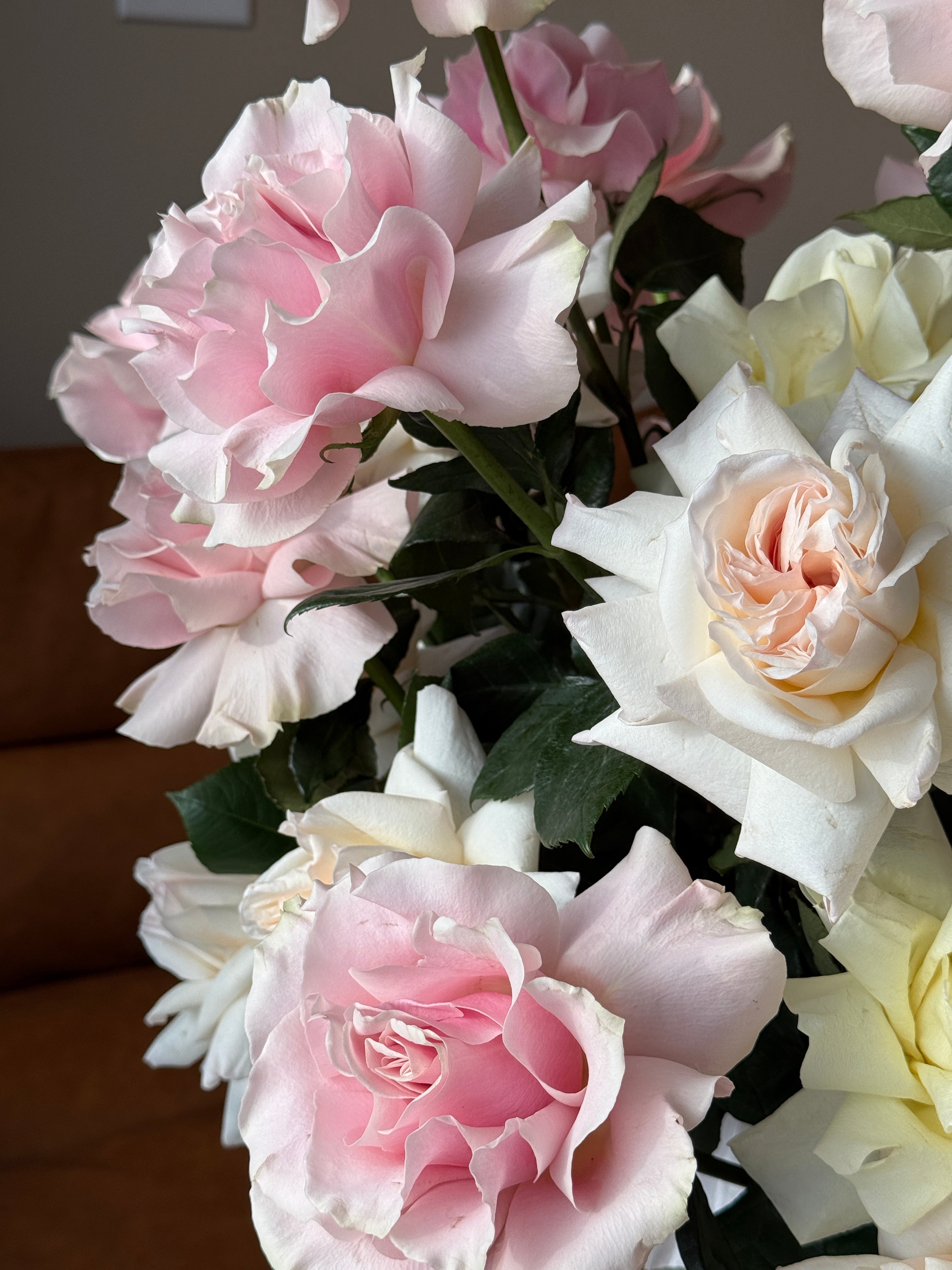 Eclat de Rose - 70 Premium Roses