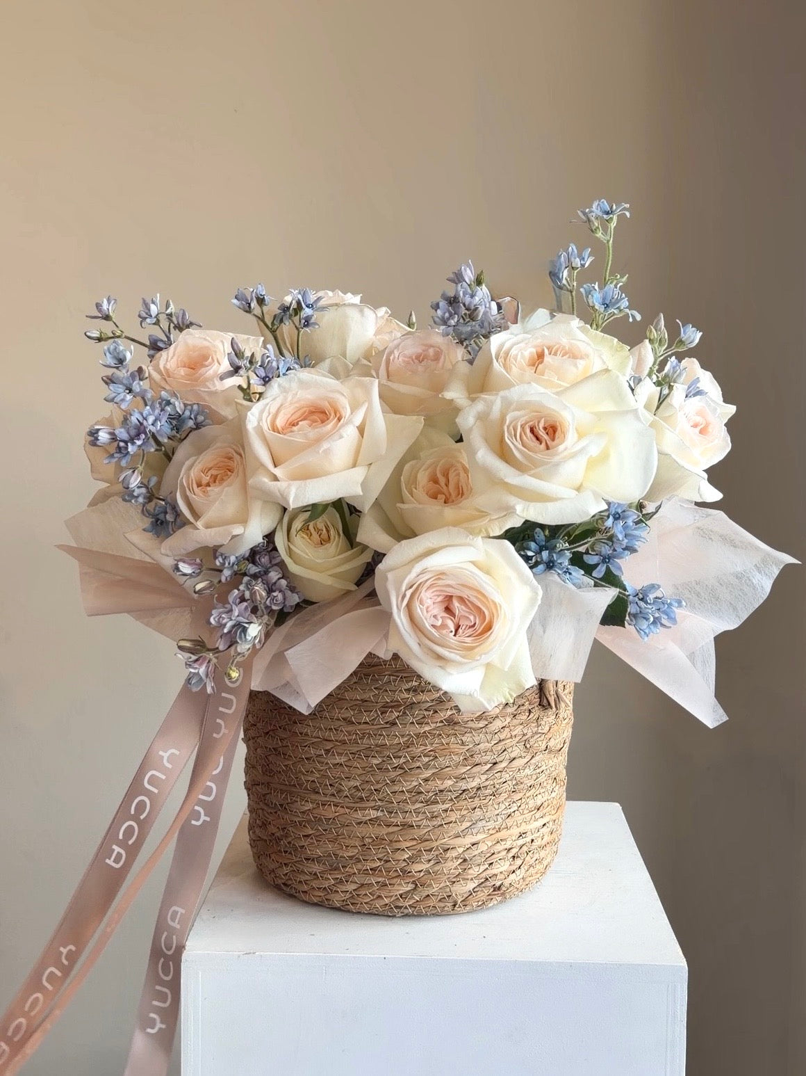 Premium White O’Hara Roses