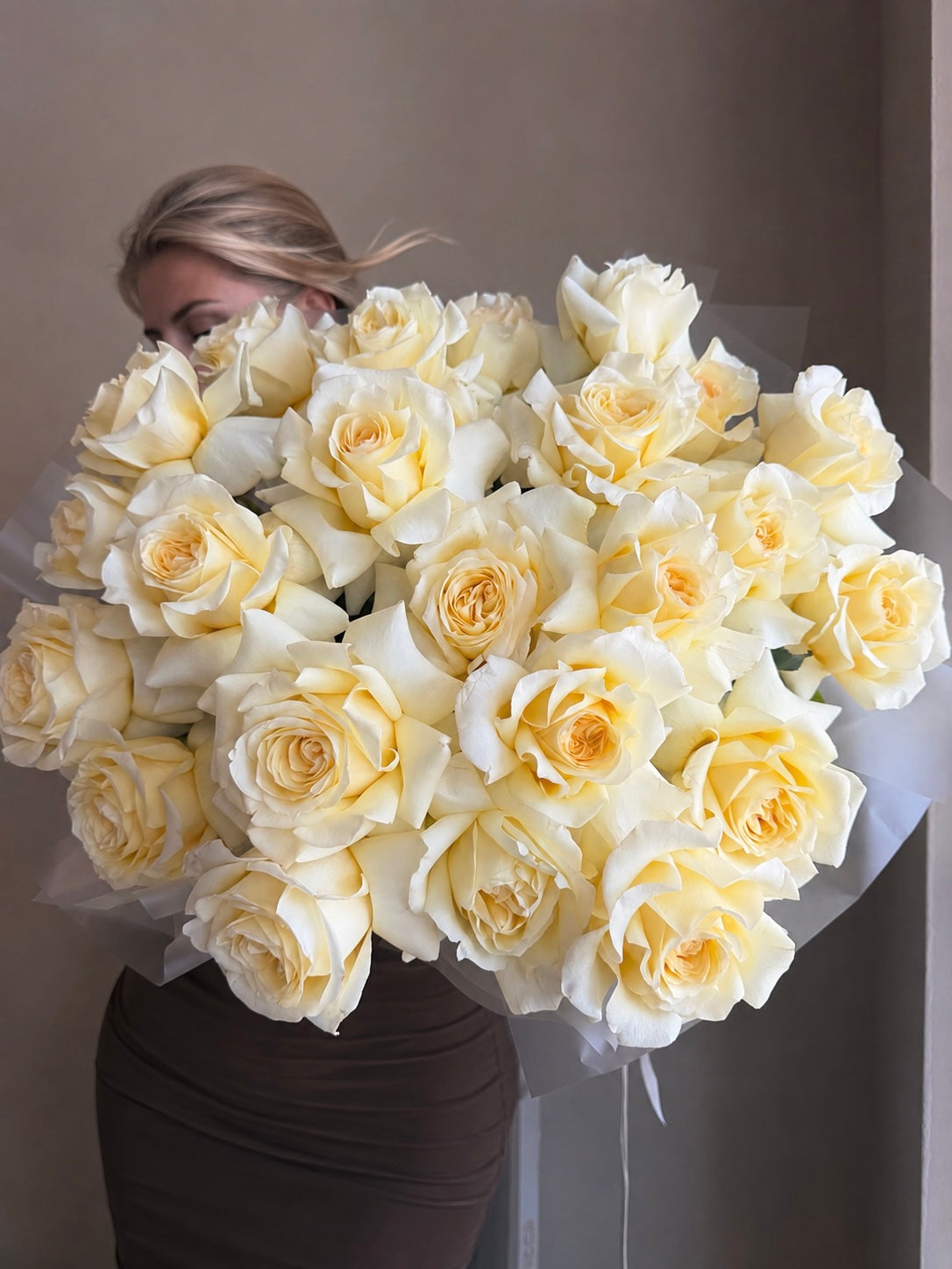 2 Dozen Premium French Cream Roses