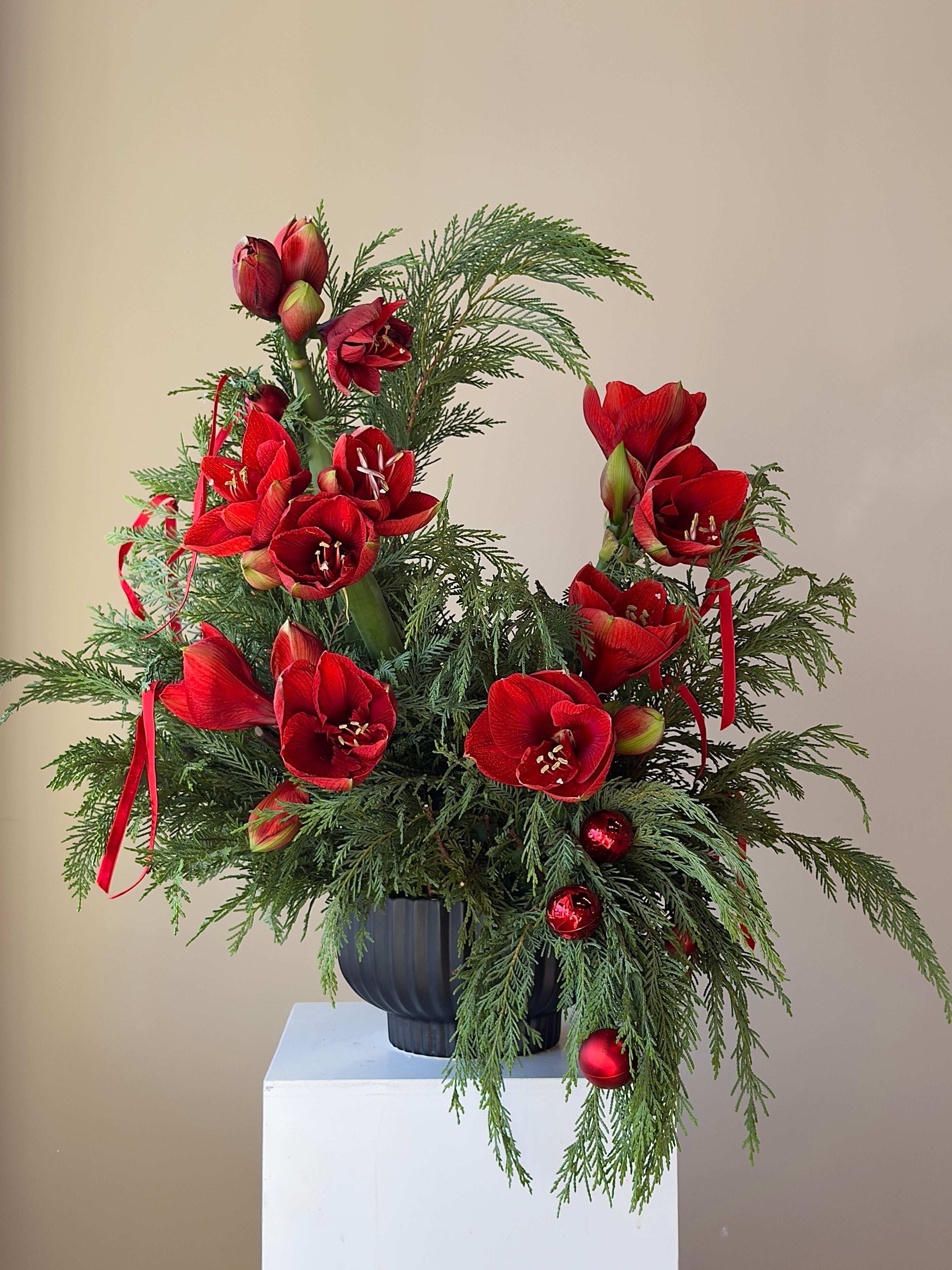 How to Choose Christmas Arrangements and Flowers for you event?