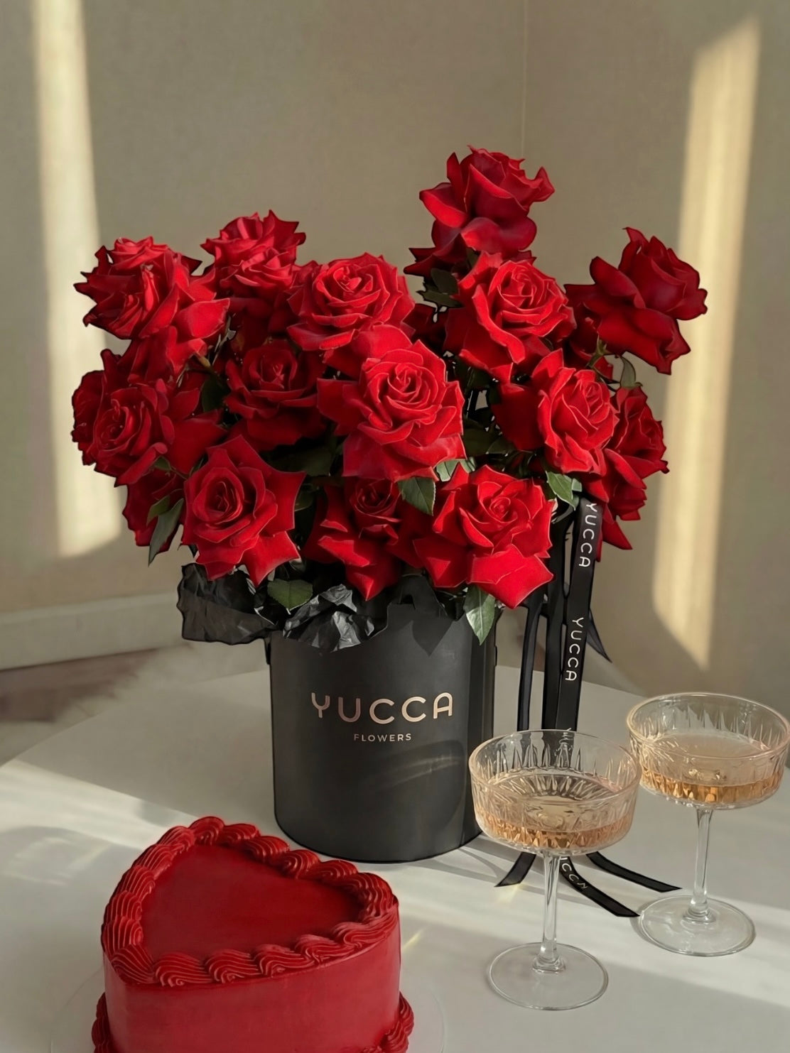 Red Carpet - 25 Premium French Red Roses