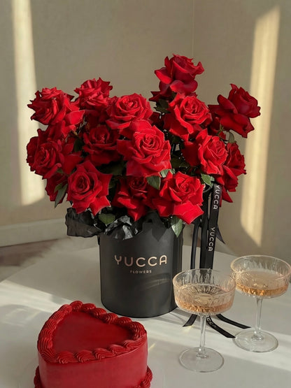 Red Carpet - 25 Premium French Red Roses