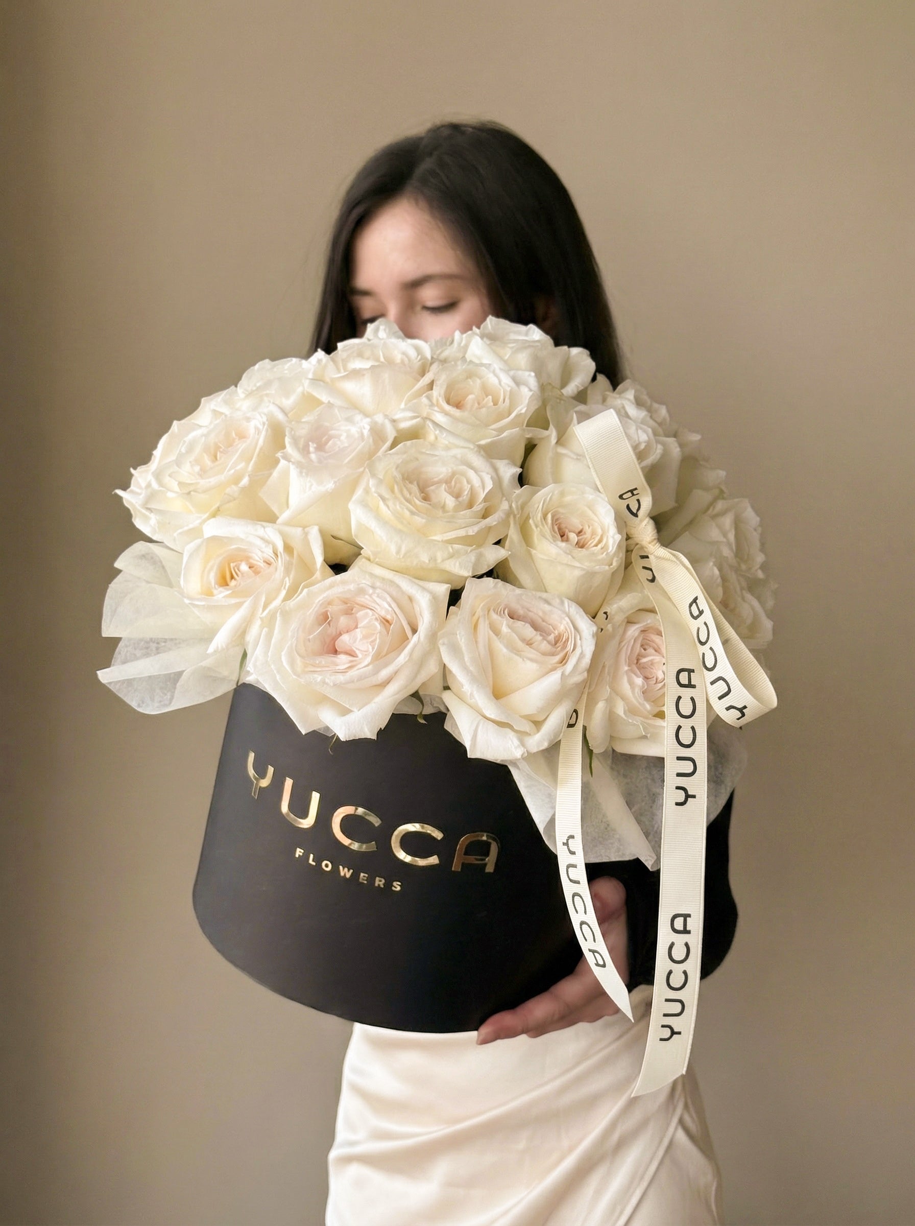 Mi Amor - 25 Premium White Roses